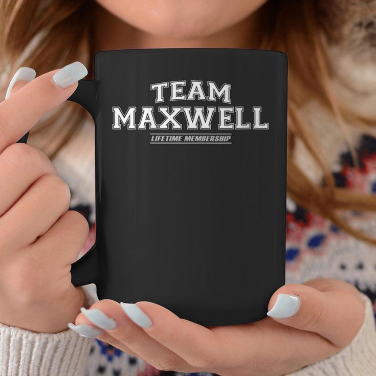 Damen Team Maxwell Stolzer Familienname Nachname Geschenk Mit-Ausschnitt Tassen Lustige Geschenke