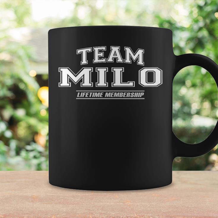 Damen Team Milo Stolzer Familienname Nachname Geschenk Mit-Ausschnitt Tassen Geschenkideen