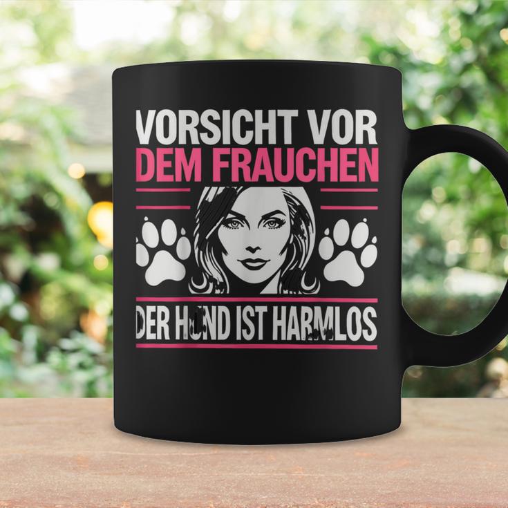 Women'sorsichtor Dem Frauchen Der Hund Ist Harmlos Tassen Geschenkideen