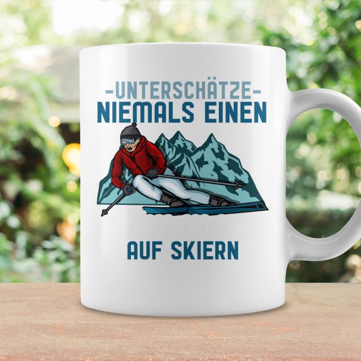 Unterschätze Niemals Einen Alten Mann Auf Skis I Skiing Long-Sleeved Tassen Geschenkideen