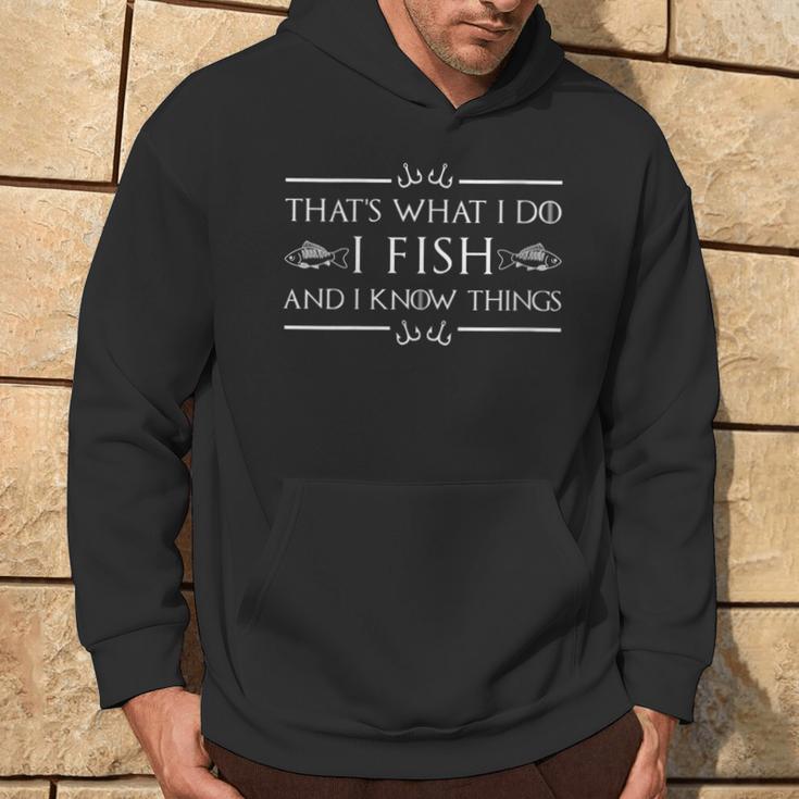 Damen Das Ist Was Ich Mache Ich Fische Und Ich Weiß Dinge Mit-Ausschnitt Kapuzenpullover Lebensstil