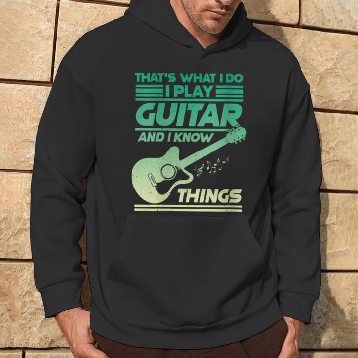 Damen Das Ist Was Ich Tue Ich Spiele Gitarre Und Ich Weiß Dinge Mit-Ausschnitt Kapuzenpullover Lebensstil