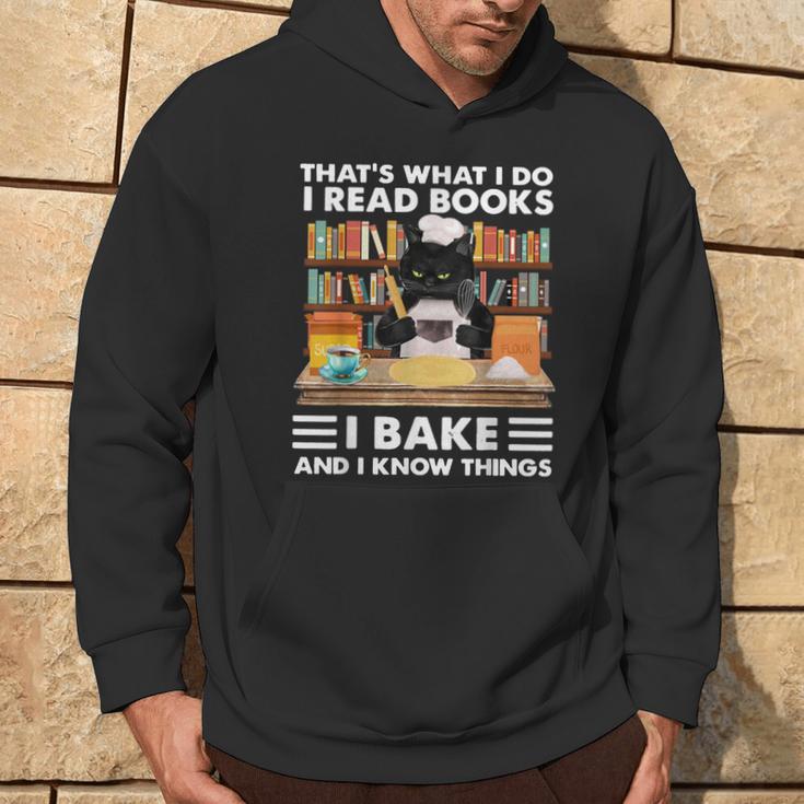 Das Ist Was Ich Mache Ich Lese Bücher Die Ich Backe Und Ich Weiß Dinge Kapuzenpullover Lebensstil