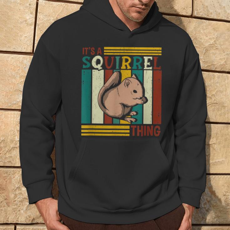 Es Ist Ein Eichhörnchen Ding Lustiger Eichhörnchenliebhaber Kapuzenpullover Lebensstil