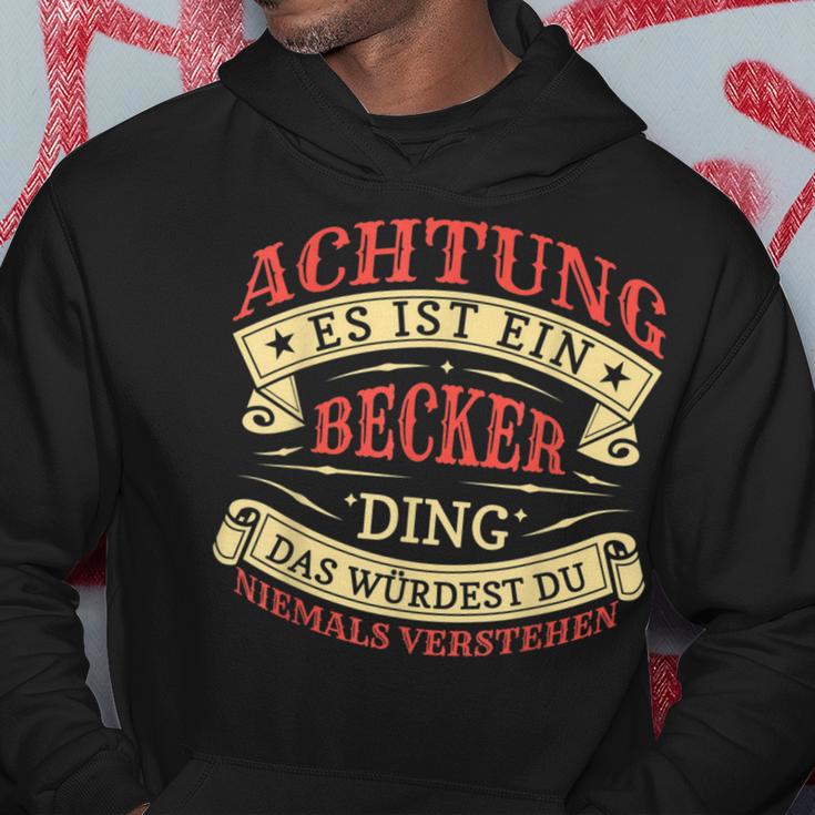 Achtung Es Ist Ein Becker Ding Last Name Plate S Kapuzenpullover Lustige Geschenke