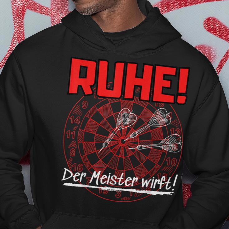 With Darts Quote Ruhe Der Meister Wirft Kapuzenpullover Lustige Geschenke