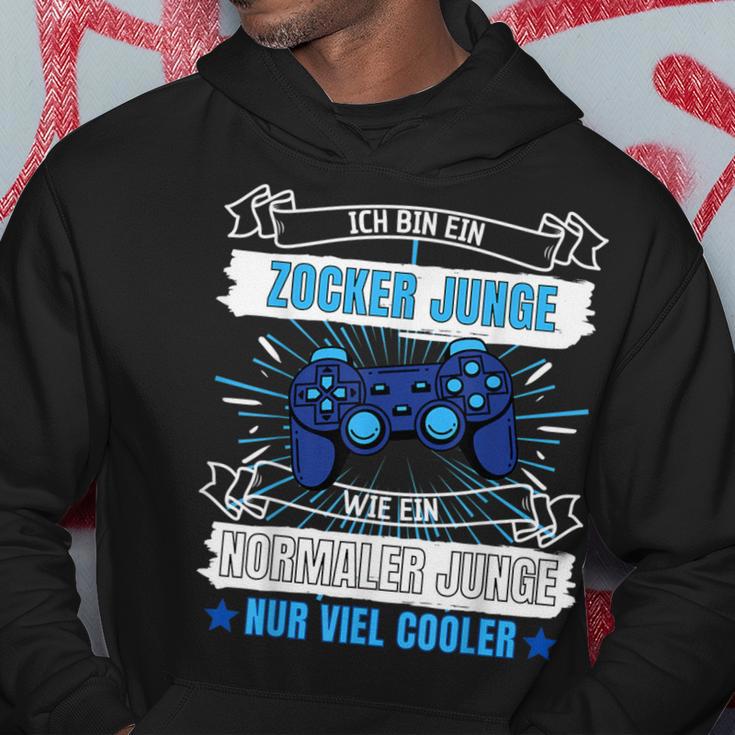 Ich Bin Ein Zocker Jung Wie Ein Normaler Jungge Nur Cooler Kapuzenpullover Lustige Geschenke