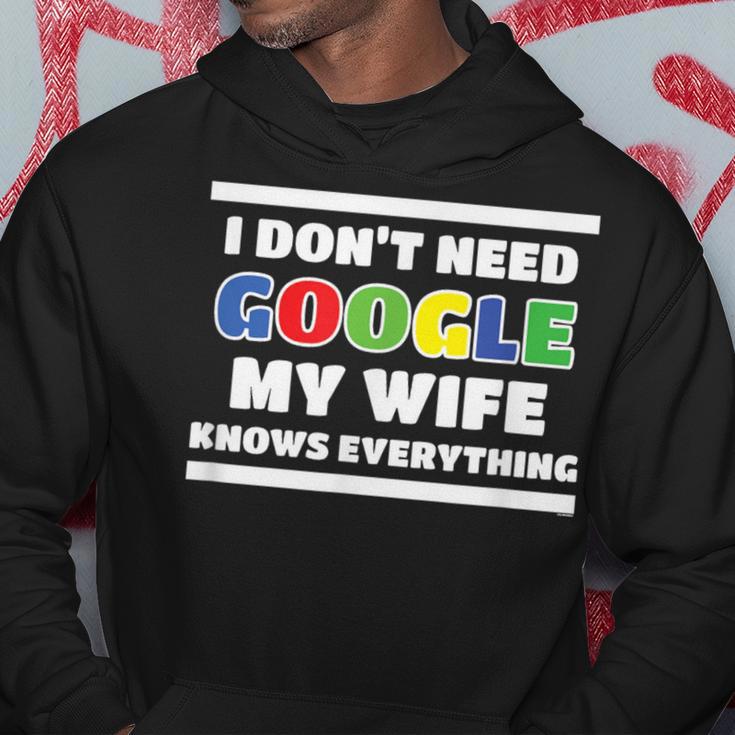 Ich Brauche Kein Google Meine Frau Weiß Alles Husmann German Langu Kapuzenpullover Lustige Geschenke