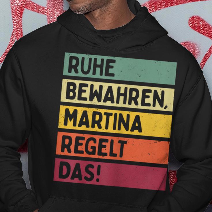 Keeben Martina Regelt Das Saying In Retro Colours Kapuzenpullover Lustige Geschenke