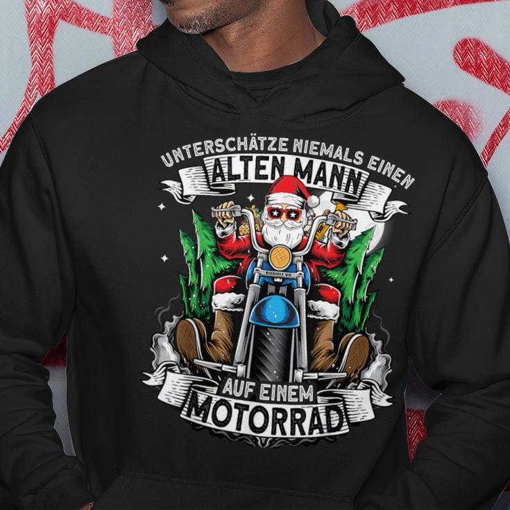 Unterschätze Niemals Einen Alten Mann Auf Einem Motorrad Kapuzenpullover Lustige Geschenke