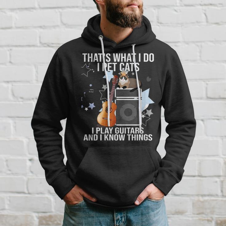 Damen Das Ist Was Ich Mache Ich Pet Cats Ich Spiele Gitarren & Ich Weiß Dinge Mit-Ausschnitt Kapuzenpullover Geschenke für Ihn