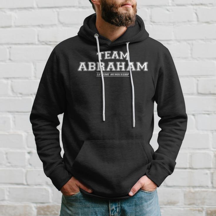 Damen Team Abraham Stolzer Familiennachname Nachname Geschenk Mit-Ausschnitt Kapuzenpullover Geschenke für Ihn