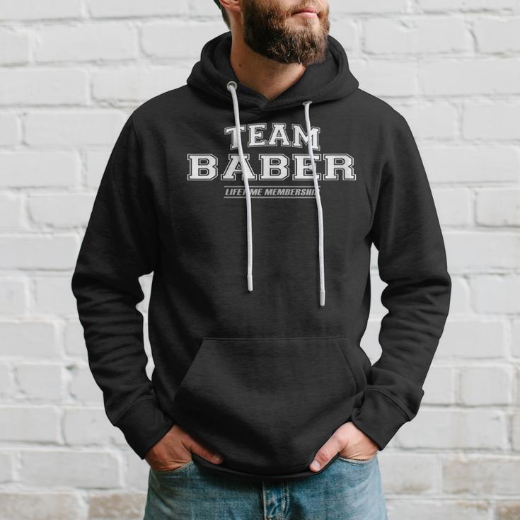 Damen Team Baber Stolzer Familiennachname Nachname Geschenk Mit-Ausschnitt Kapuzenpullover Geschenke für Ihn