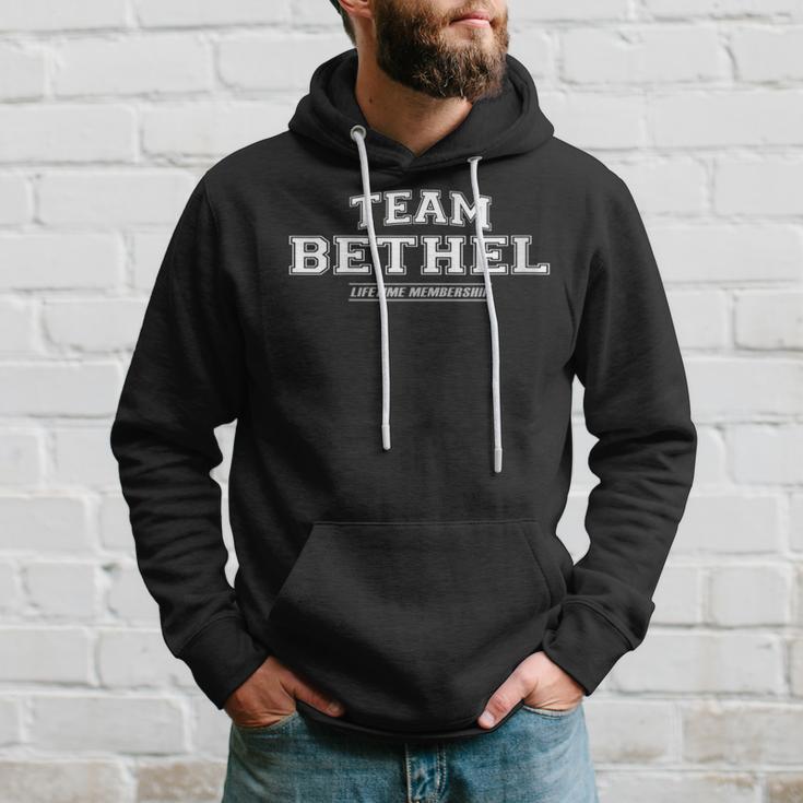 Damen Team Bethel Stolzer Familiennachname Nachname Geschenk Mit-Ausschnitt Kapuzenpullover Geschenke für Ihn