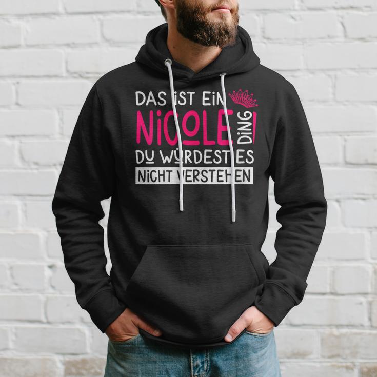 Damenorname Nicole Name Namenstag Spruch Das Ist Ein Nicole Ding Mit-Ausschnitt Kapuzenpullover Geschenke für Ihn