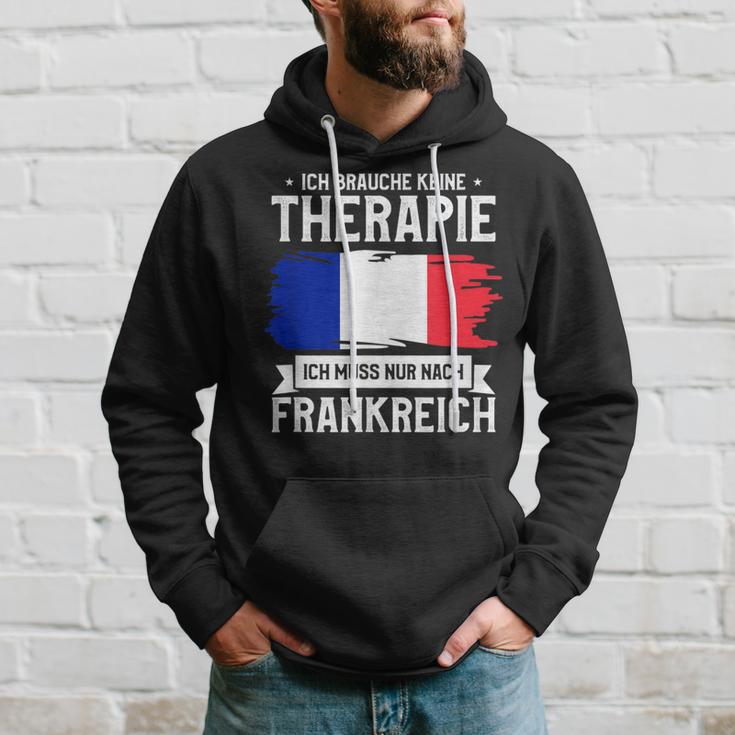 Ich Brauche Keine Therapie Ich Muss Nur Nach France Ger Kapuzenpullover Geschenke für Ihn