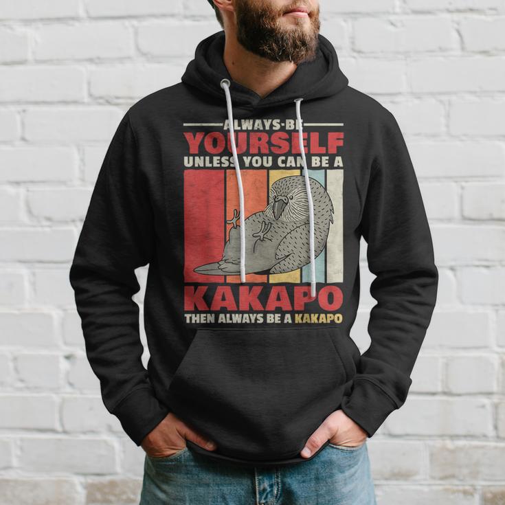 Sei Ein Kakapo New Zealand Parrot Slogan Kapuzenpullover Geschenke für Ihn