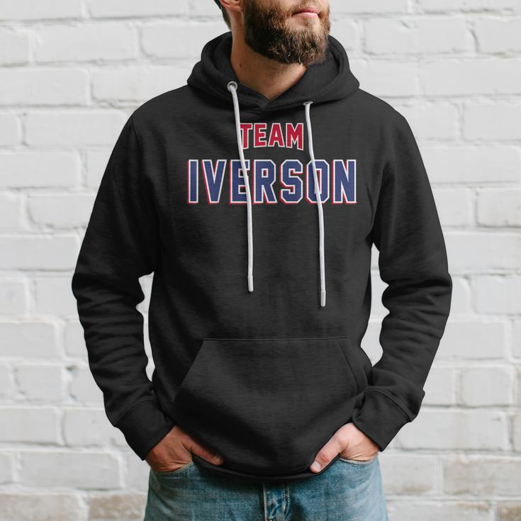 Team Iverson Last Name Proud Family Last Name Kapuzenpullover Geschenke für Ihn