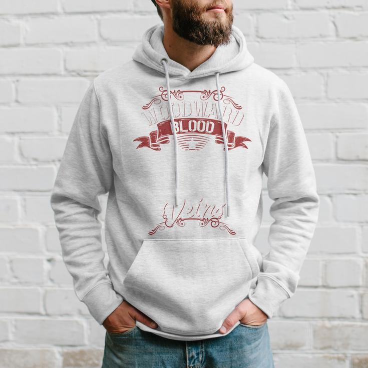 Woodward Blood Runs Through Myeins Last Name Family Kapuzenpullover Geschenke für Ihn