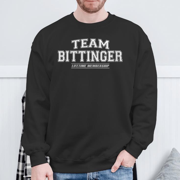 Damen Team Bittinger Stolzer Familiennachname Nachname Geschenk Mit-Ausschnitt Sweatshirt Geschenke für alte Männer