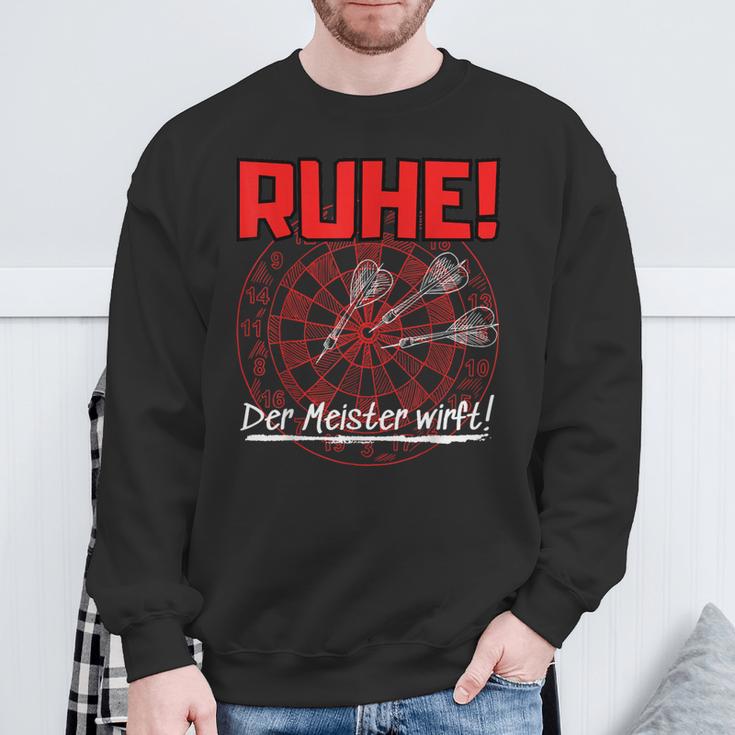 With Darts Quote Ruhe Der Meister Wirft Sweatshirt Geschenke für alte Männer