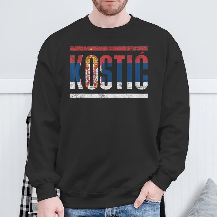 Serbian Last Name Kostic With The Flag Of Serbia Sweatshirt Geschenke für alte Männer