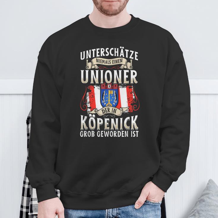 Unterschätze Niemals Einen Unioner Aus Köpenick Football Fans Sweatshirt Geschenke für alte Männer