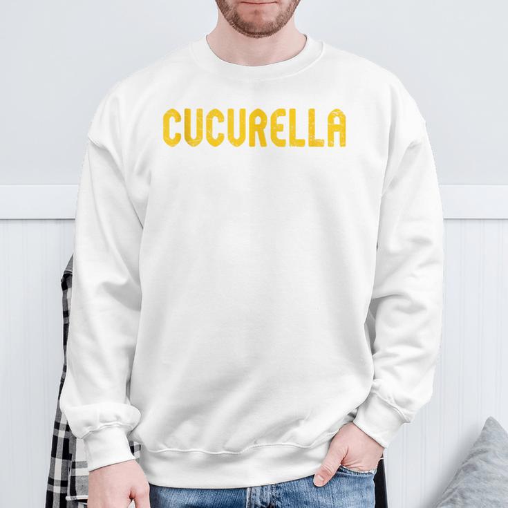 Distressed Team Cucurella Last Name Proud Family Sweatshirt Geschenke für alte Männer