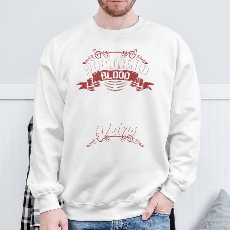 Woodward Blood Runs Through Myeins Last Name Family Sweatshirt Geschenke für alte Männer