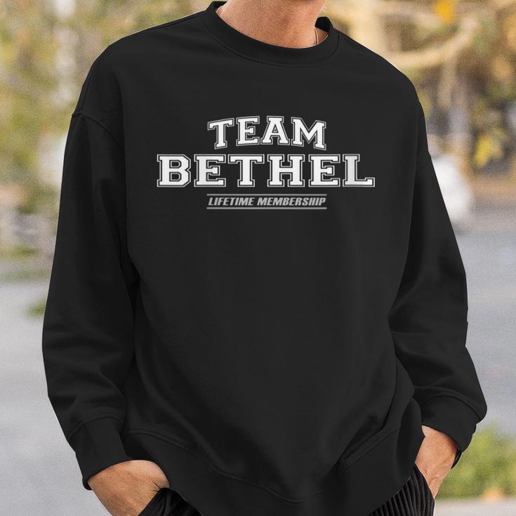 Damen Team Bethel Stolzer Familiennachname Nachname Geschenk Mit-Ausschnitt Sweatshirt Geschenke für Ihn