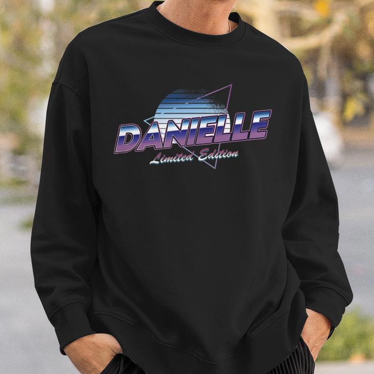 Danielle Name Aestheticaporwave 80S 90S Last Name S Sweatshirt Geschenke für Ihn