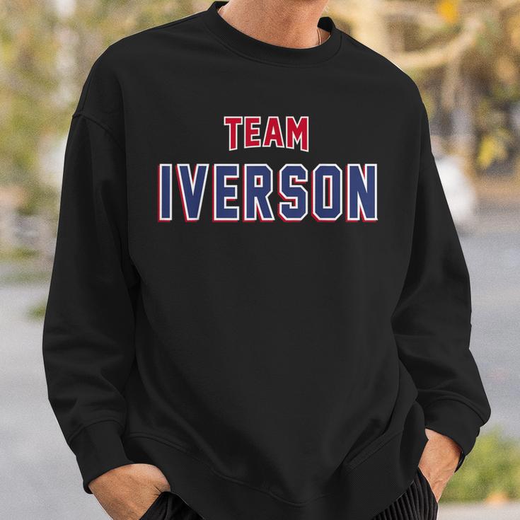 Team Iverson Last Name Proud Family Last Name Sweatshirt Geschenke für Ihn