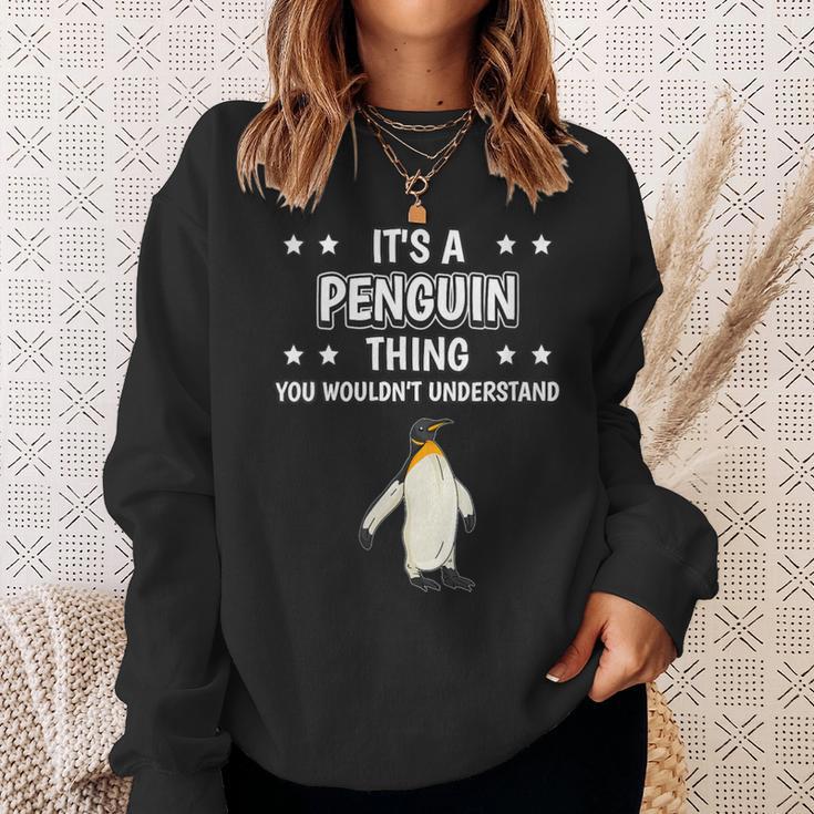 Damen Ist So Ein Pinguin Ding Lustiger Spruch Pinguine Mit-Ausschnitt Sweatshirt Geschenke für Sie