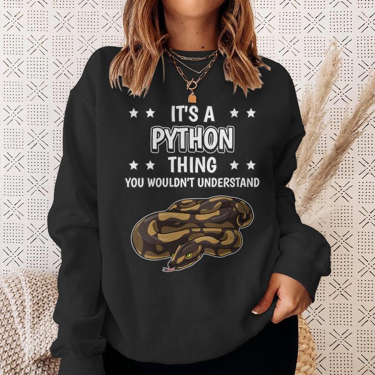 Damen Ist So Ein Python Ding Lustiger Spruch Pythons Mit-Ausschnitt Sweatshirt Geschenke für Sie