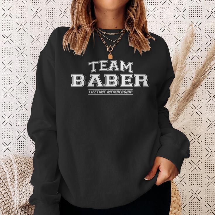 Damen Team Baber Stolzer Familiennachname Nachname Geschenk Mit-Ausschnitt Sweatshirt Geschenke für Sie