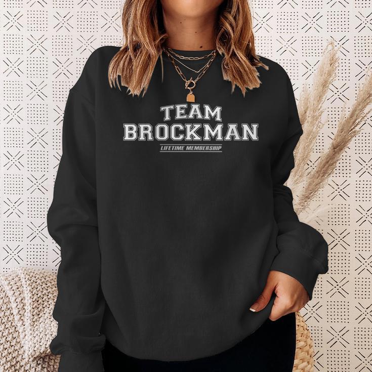 Damen Team Brockman Stolzer Familiennachname Nachname Geschenk Mit-Ausschnitt Sweatshirt Geschenke für Sie