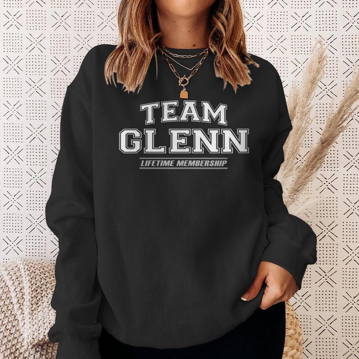 Damen Team Glenn Stolzer Familienname Nachname Geschenk Mit-Ausschnitt Sweatshirt Geschenke für Sie