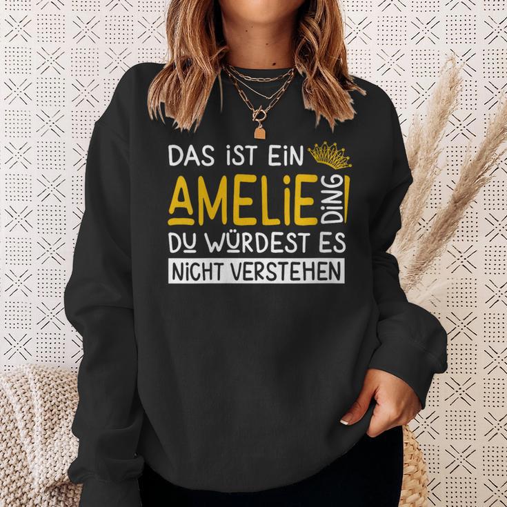 Damenorname Amelie Name Namenstag Spruch Das Ist Ein Amelie Ding Mit-Ausschnitt Sweatshirt Geschenke für Sie