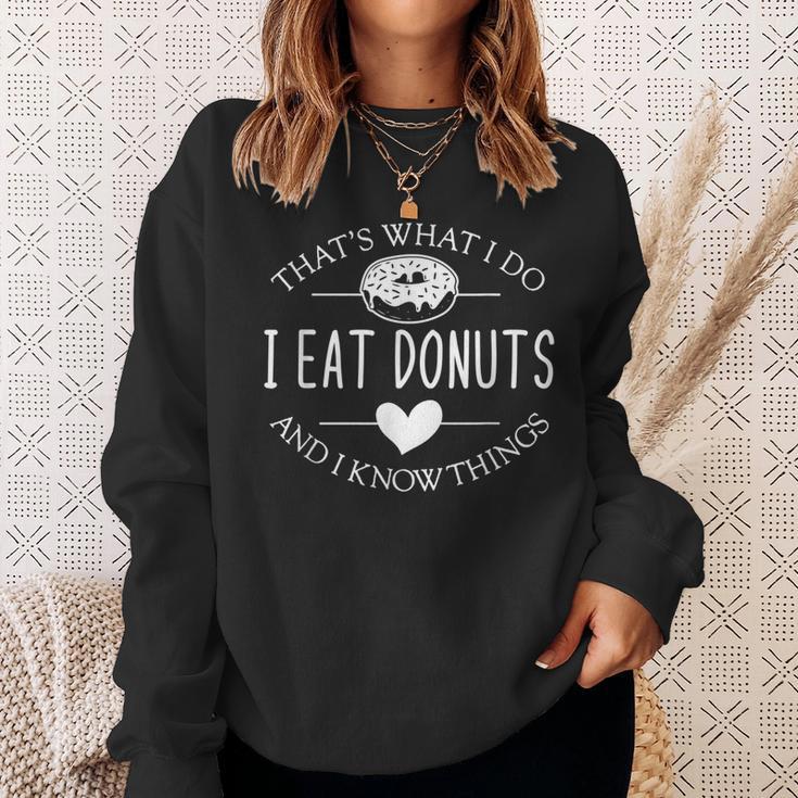 Das Ist Was Ich Essen Donuts Und Weiß Dinge German Sweatshirt Geschenke für Sie