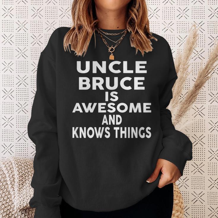 Onkel Bruce Ist Genial Und Weiß Dinge Sweatshirt Geschenke für Sie