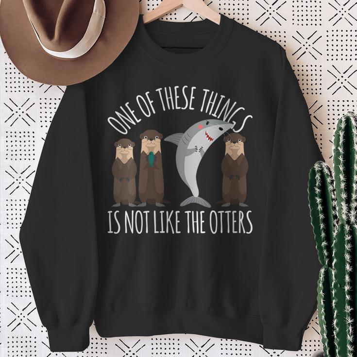 Damen Lustiger Hai Eines Dieser Dinge Ist Nicht Wie Die Otter Mit-Ausschnitt Sweatshirt Geschenke für alte Frauen