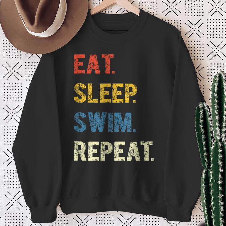 Eat Sleep Swim Repeat Schwimmer Schwimmen Sweatshirt Geschenke für alte Frauen