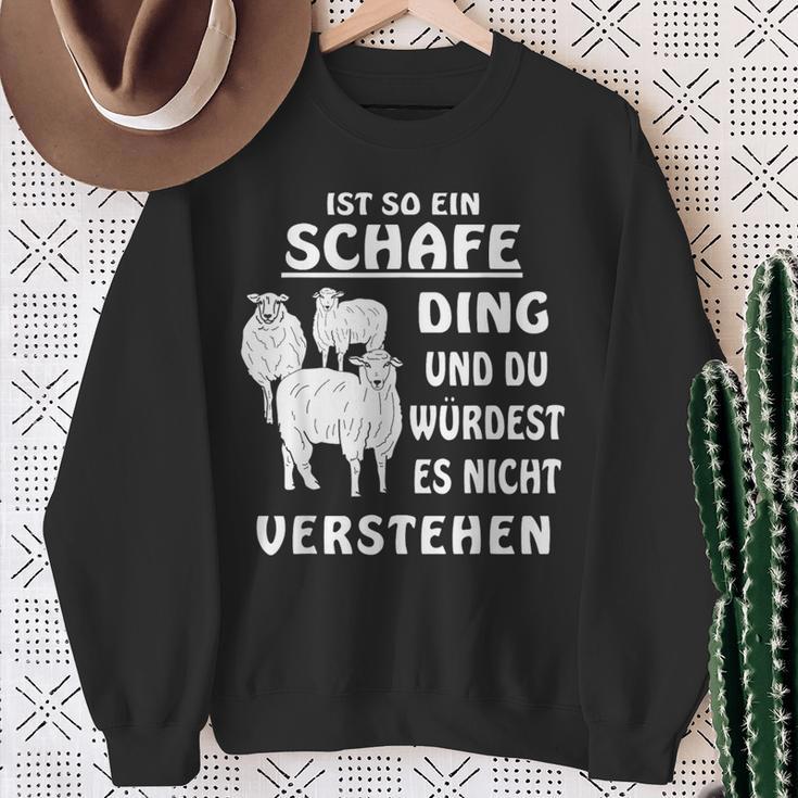 Ist So Ein Schafe Ding Schaf Farmer Schäfer German Sweatshirt Geschenke für alte Frauen