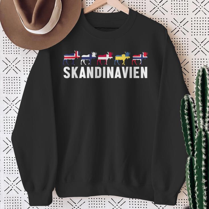 Scandinavia Sweden Norway Denmark Flags Elk Holiday Sweatshirt Geschenke für alte Frauen