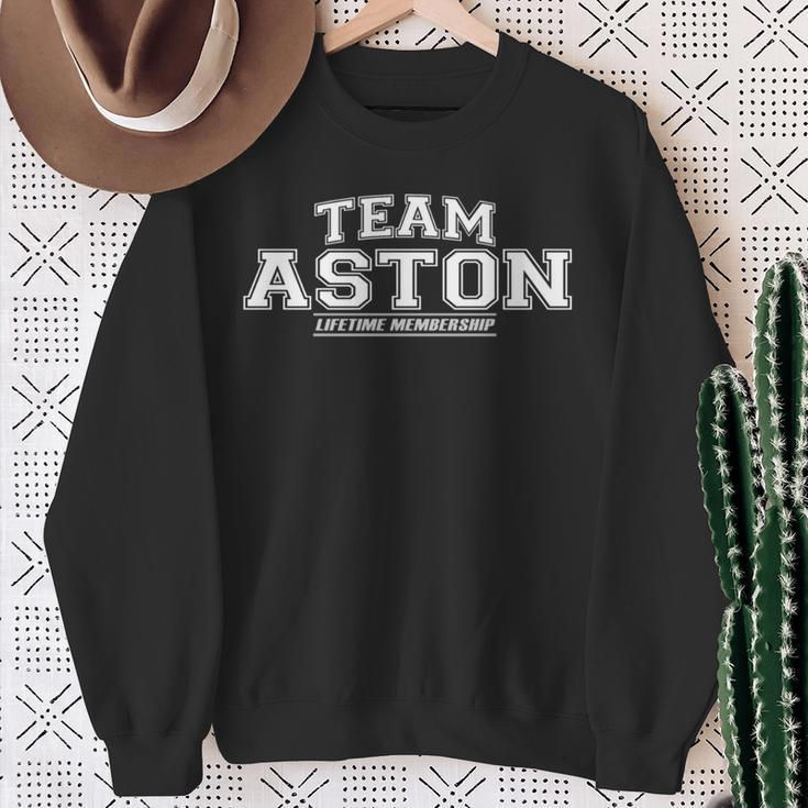 Team Aston Proud Surname Last Name Sweatshirt Geschenke für alte Frauen