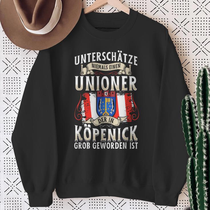 Unterschätze Niemals Einen Unioner Aus Köpenick Football Fans Sweatshirt Geschenke für alte Frauen