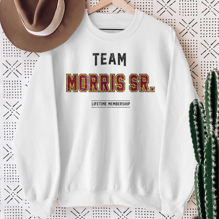 Distressed Team Morris Sr Proud Family Nachname Nachname Sweatshirt Geschenke für alte Frauen