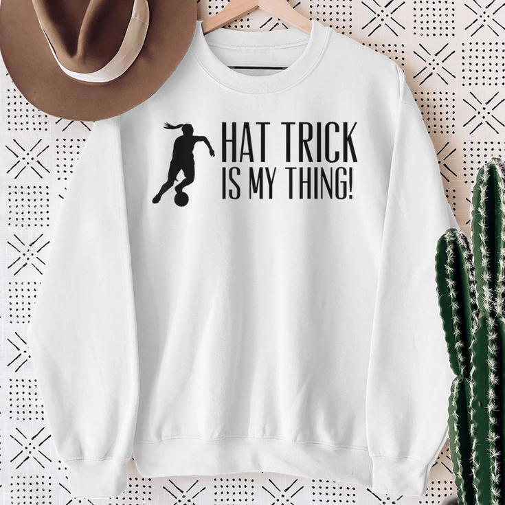 Hattrick Ist Mein Ding Sweatshirt Geschenke für alte Frauen