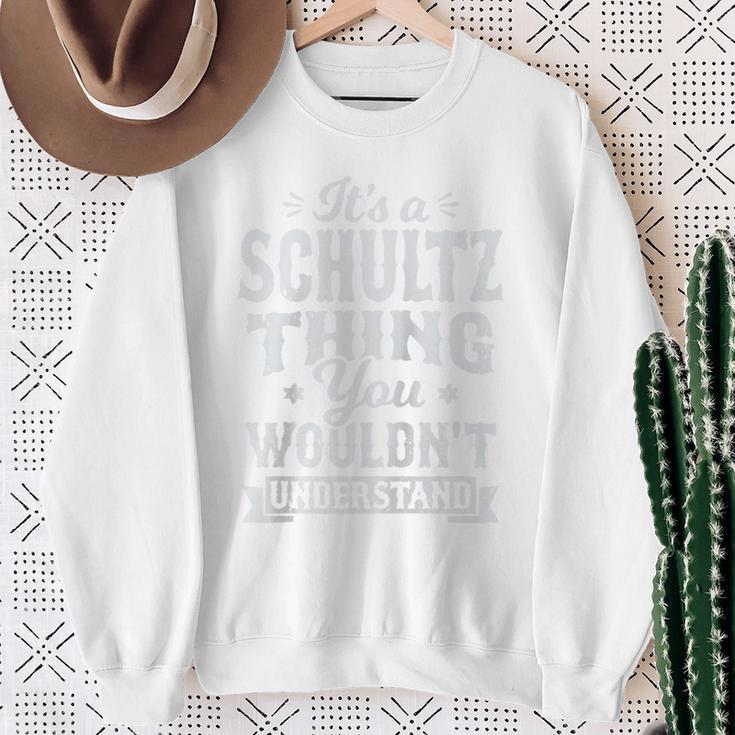 It's A Schultz Thing You Wouldnt Understand Nachname Nachname Raglan Sweatshirt Geschenke für alte Frauen