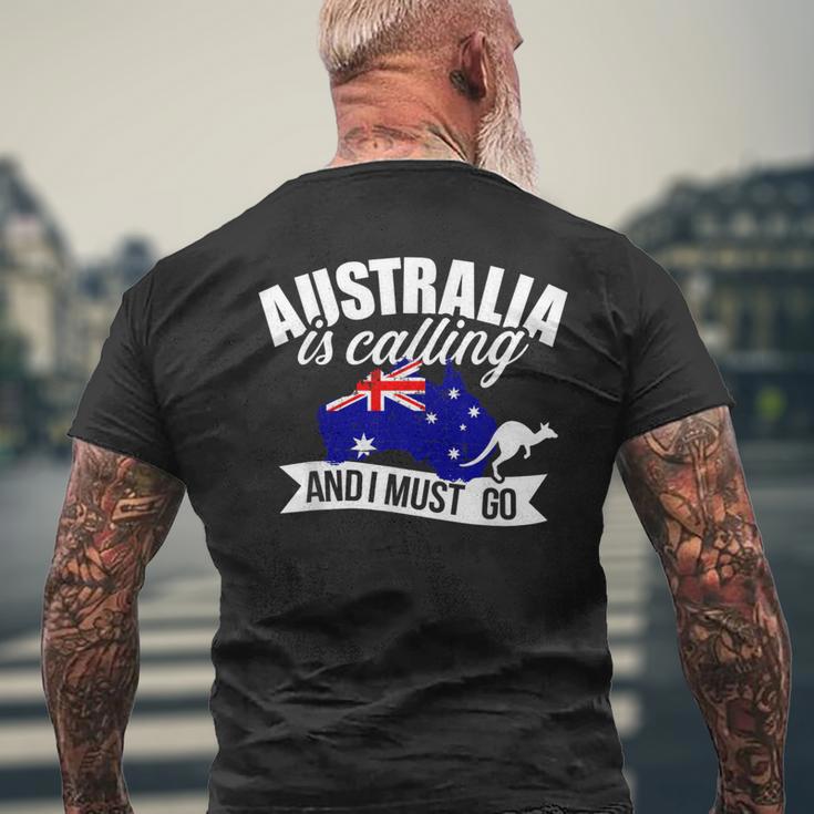 With Australien Ruft Und Ich Muss Gehen T-Shirt mit Rückendruck Geschenke für alte Männer